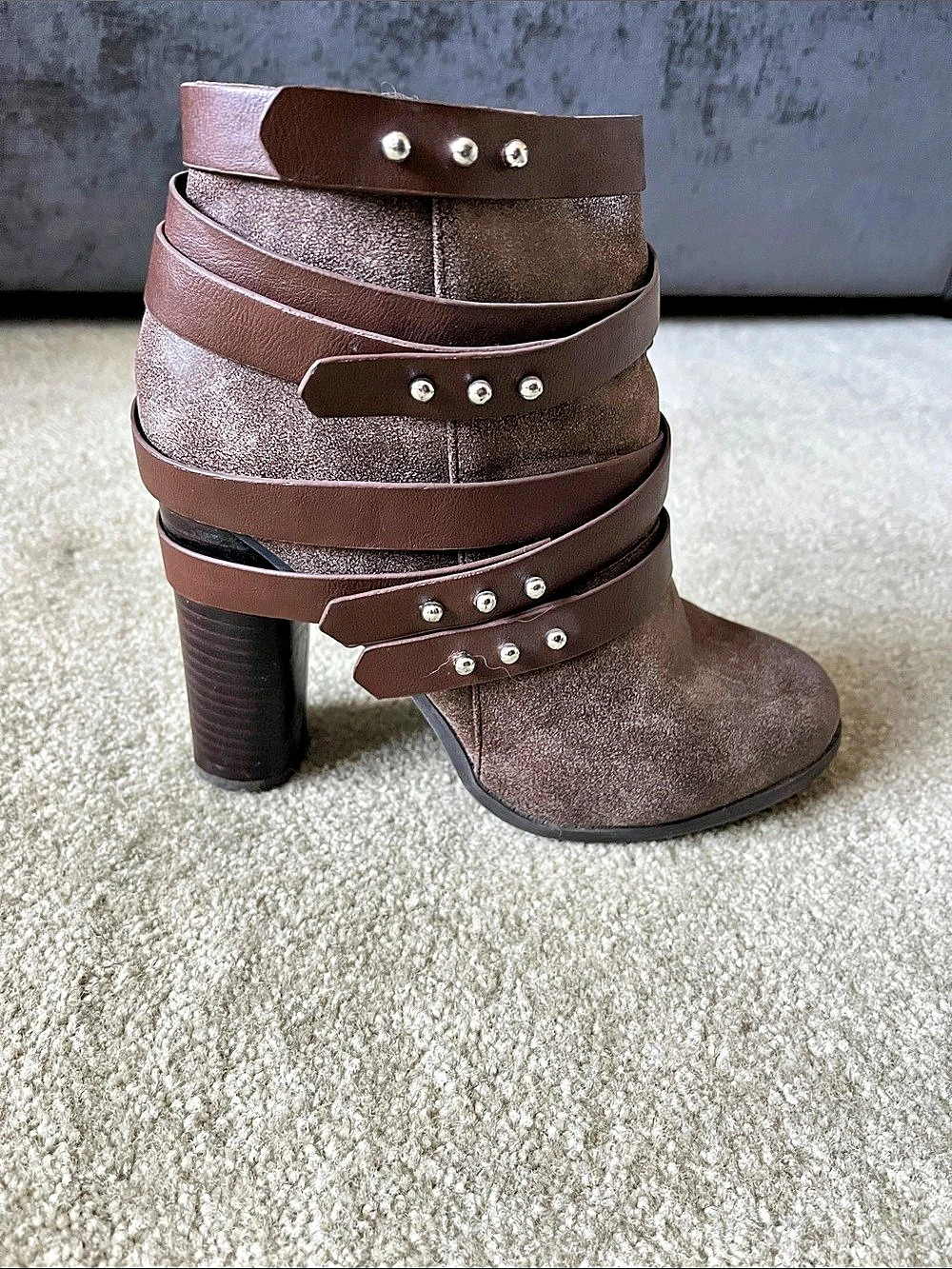Dollhouse Moto Style Strappy Studded Heeled Ankle Boots in Brown US 9
